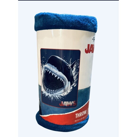Franco Universal Jaws Throw Blanket 46 In X 60 In Blue & Red Collectibles Soft - Picture 4 of 5